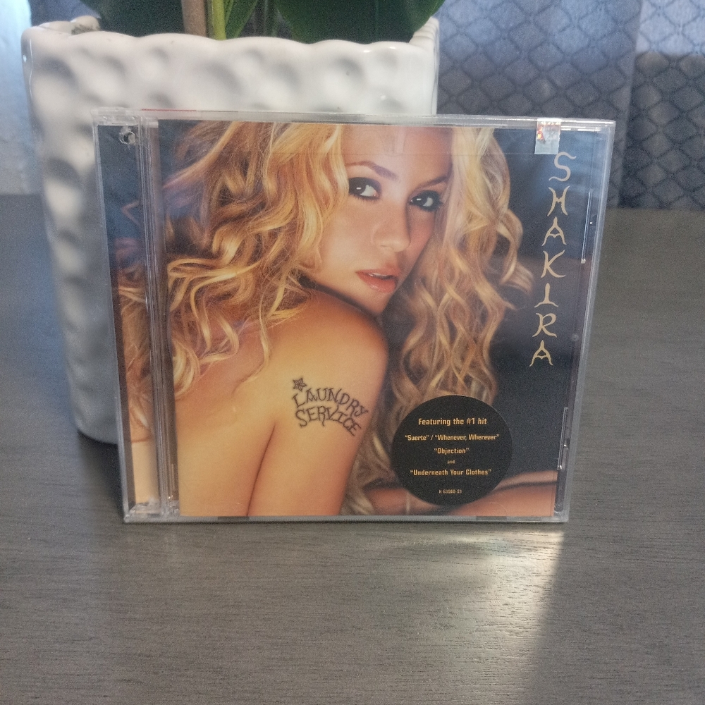 2001 Shakira Laundry Service Cd New Factory Sealed